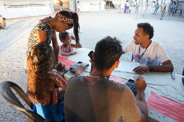 Now David helps close to 100 people to place free call everyday in Boa Vista